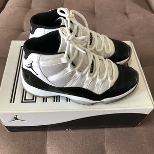 Air Jordan 11 concord OG 2011 size 9